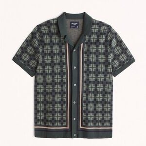 Abercrombie & Fitch Dark Green Patterned Button Down Shirt